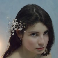 Девушка с цветами :: Ульяна Гончарова
