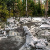 От зимней спячки пробуждается река :: Vladimbormotov 