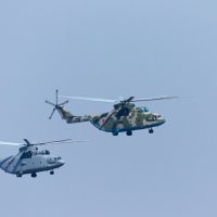 Пролет авиации на тренировке в Алабино к Параду Победы. :: Yuri Chudnovetz