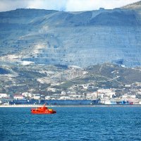 У побережья Цемесской (Новороссийской) бухты Чёрного моря :: Галина 