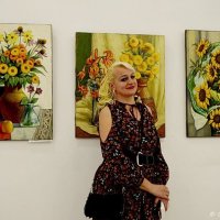 Ольга - художниця у своїх квітах :: Степан Карачко