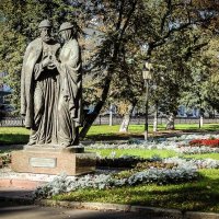 Памятник Петру и Февронии в Ярославле. :: Nonna 