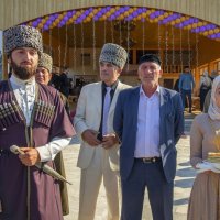 Встреча гостей на чеченской земле. :: Александр Максяшин