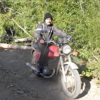 Мотоциклист-таёжник :: Анатолий Цыганок