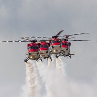 Пилотажная группа Sarang (Индия) на вертолетах Dhruv - МАКС2021 :: Roman Galkov