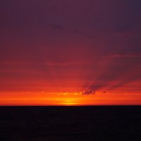Красный закат над Ладогой :: Gal` ka