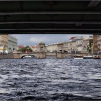 Вид на мост Ломоносова через реку Фонтанку :: Александр Максимов