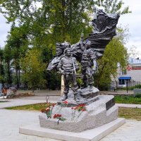 Никто кроме нас! (Памятник военнослужащим ВДВ в Перми). :: Евгений Шафер