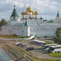 Свято-Троицкий Ипатьевский монастырь в Костроме :: Лидия Бусурина