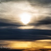 Сентябрьское солнце за серой пеленой.    (Снято на Canon EOS 350d и объектив Гелиос 44-2) :: Анатолий Клепешнёв