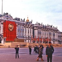 1985 год. Ленинград. Вспомнили украшенную площадь? :: Наталья 