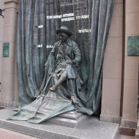 Памятник Евгению Вахтангову на Арбате... :: Александр Качалин