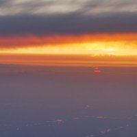 Закат солнца между слоями облачности :: Alexey YakovLev