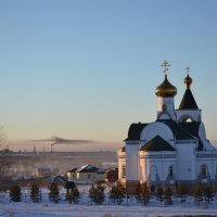 Крестовоздвиженский храм... :: Андрей Хлопонин