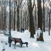 Снежный человек живет в нашем парке :: Nyusha .