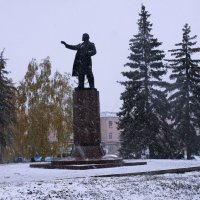 Памятник В.И. ЛЕНИНУ. :: сергей 