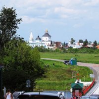 Вид на Бобренев монастырь из Коломны :: Евгений Кочуров
