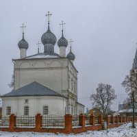 Троицкая церковь с колокольней :: Сергей Цветков