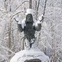 Памятник С. Саровскому, г. Саров, зимой :: Александр 