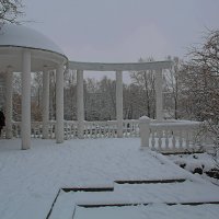 Ротонда в снегу :: Валентин Семчишин