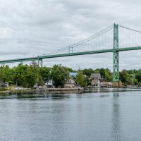 Канадский берег и мост через р. Св. Лаврентия :: Юрий Поляков