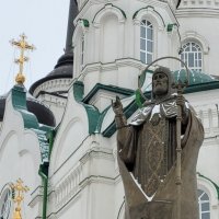 Памятник первому воронежскому епископу Митрофану :: Татьяна 