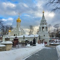 Малый храм Донского монастыря. ( фото с телефона ) :: Константин Анисимов