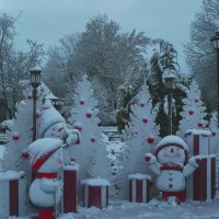Снеговики  рады  снегу :: Валентин Семчишин