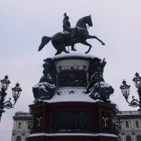 Зимний Петербург. Исаакиевская площадь.Памятник Николаю I :: Таэлюр 