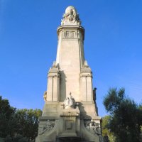 Статуя королевы Изабеллы Португальской на памятнике Мигелю де Сервантесу :: Галина 