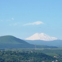Вид на гору Джуца и Эльбрус :: Николай 