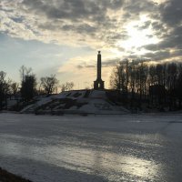 Великие Луки, 2 марта 2022 года - Обелиск Славы на Неплюевом бастионе :: Владимир Павлов
