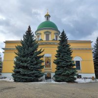 Троицкий храм Данилова монастыря. (фото с телефона) :: Константин Анисимов