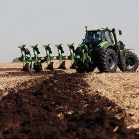 Сельхоз-техника на поле - залог урожая 2022г. :: tamara 