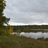 Осень, озеро и тишина... :: Владимир Рыбак