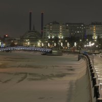 Прогулка вдоль Болотной набережной в Москве. :: Евгений Седов