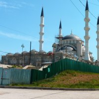 Строительство  мечети в Симферополе :: Валентин Семчишин