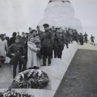 Открытие памятника Воину- освободителю 8 мая 1949 года в берлинском Трептов-парке :: Gen Vel