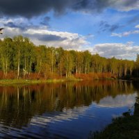 Это май-баловник, это май-чародей Веет свежим своим опахалом. :: Андрей Лукьянов