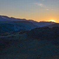 Закат в Алтайских горах :: Ольга Прикуль