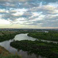 Течет река похожая на жизнь :: Владимир Кириченко