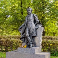 Памятник Пушкину у Египетских ворот Царского Села (г. Пушкин) :: Стальбаум Юрий 