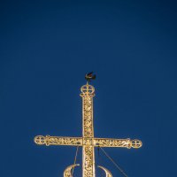 Образ Святого Духа в виде голубя на кресте Дмитриевского собора. :: Andrew 