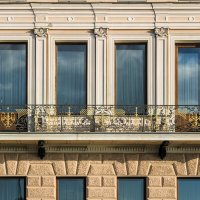 Великолепный балкон дворца екатерининского вельможи государстенного канцлера Бестужева :: Стальбаум Юрий 