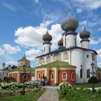 Успенский собор Тихвинского монастыря :: dli1953 
