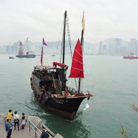 Алый парус  в Гонконге Victoria Harbour :: wea *