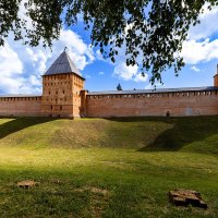 Стены древнего Кремля. Великий Новгород :: Евгений 