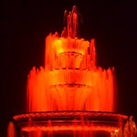Город Великие Луки. Цветной фонтан на площади Ленина... :: Владимир Павлов