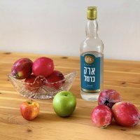 Неведаные фрукты с яблоками  и напиток Арак! :: Александр Деревяшкин