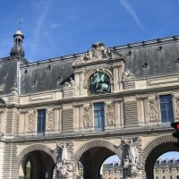 Фрагмент здания Лувра со стороны Сены. :: Ольга Довженко